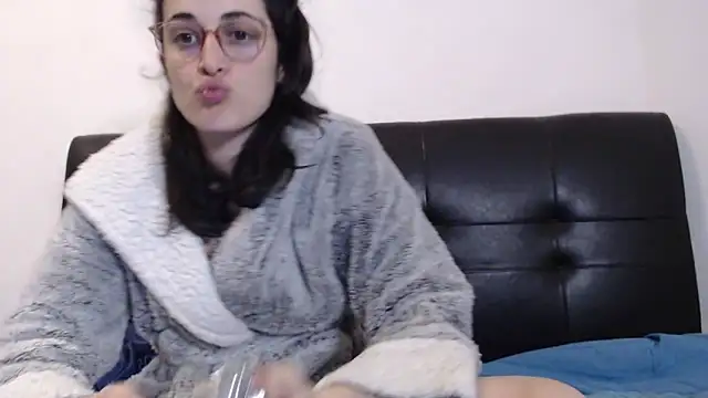 Lunaabbey online show from January 15, 2025, 7:23 pm