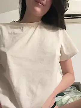 Lunaabbey online show from January 9, 2026, 4:25 pm