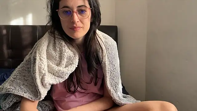 Lunaabbey online show from February 23, 2026, 8:04 am