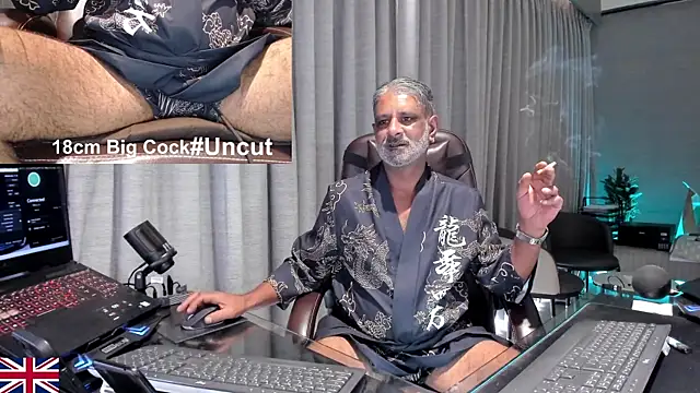 OnlineBossUK online show from July 13, 2026, 2:33 am