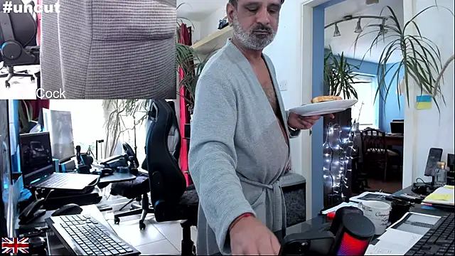 OnlineBossUK online show from October 13, 2025, 12:07 pm