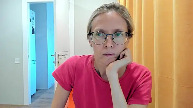 angelmommu online show from September 21, 2025, 7:57 am