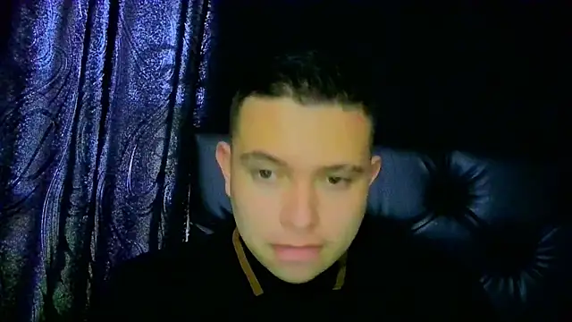 Snapshot of mons41 chatting on June 6, 2026, 8:03 pm mons41 online show from June 6, 2026, 8:03 pm
