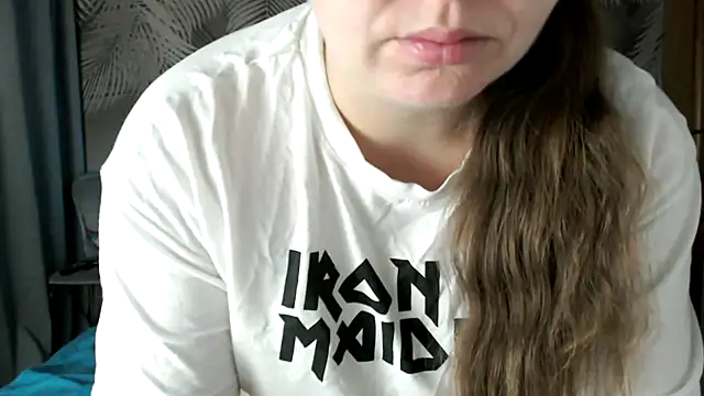 uliastar online show from November 25, 2025, 7:19 am