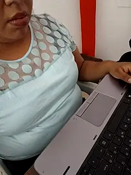 Snapshot of FerLu8 chatting on April 16, 2026, 8:20 pm FerLu8 online show from April 16, 2026, 8:20 pm