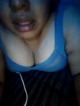 Snapshot of FerLu8 chatting on April 10, 2026, 5:03 am FerLu8 online show from April 10, 2026, 5:03 am