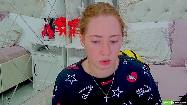 TinaBrook online show from September 25, 2025, 4:18 am