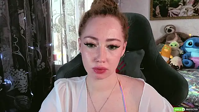 TinaBrook online show from April 28, 2026, 5:01 am