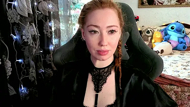 Snapshot of TinaBrook chatting on March 16, 2026, 5:44 am TinaBrook online show from March 16, 2026, 5:44 am