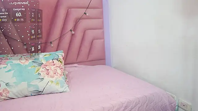 kinkylittlegirll online show from July 23, 2026, 8:27 pm