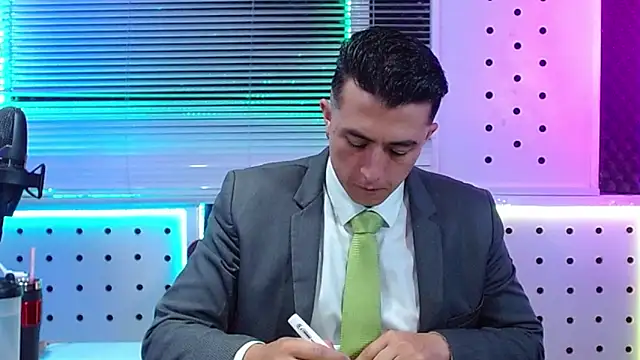 Darko0717 online show from May 3, 2026, 12:42 pm