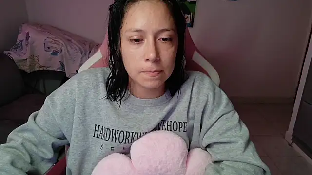 MommyMiaWs online show from June 30, 2026, 7:47 pm