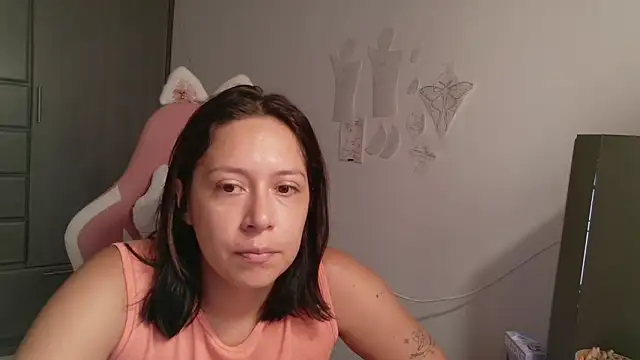 MommyMiaWs online show from August 5, 2026, 3:28 pm