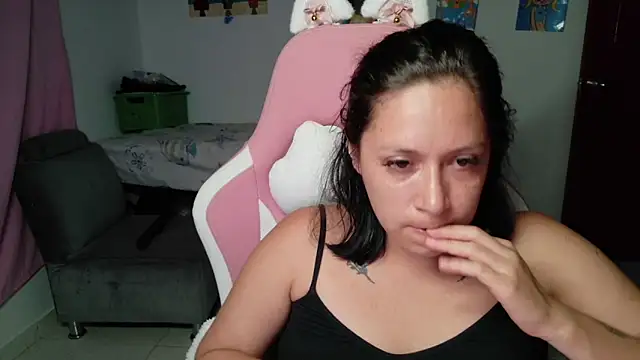 MommyMiaWs online show from July 15, 2026, 2:40 am