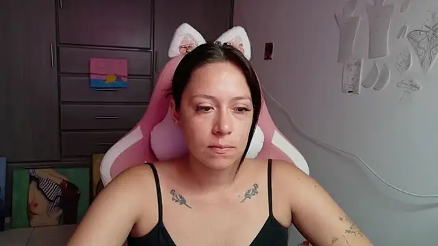 MommyMiaWs online show from July 24, 2026, 2:02 pm