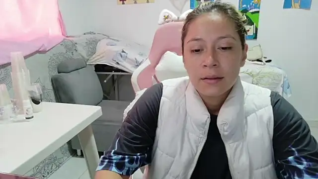 MommyMiaWs online show from May 6, 2026, 2:54 pm