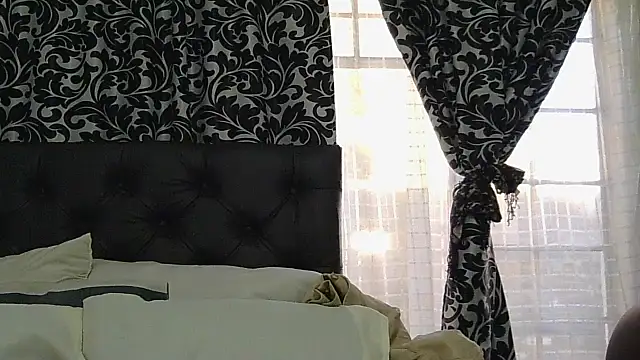 sluttylaura21 online show from July 4, 2026, 6:31 am