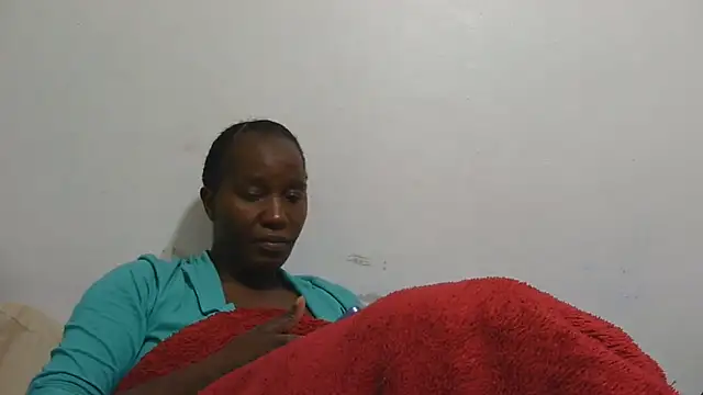 sluttylaura21 online show from June 12, 2026, 5:32 pm