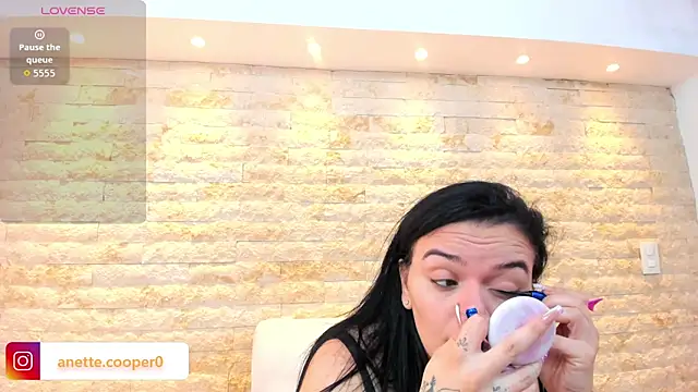 anette cooper online show from November 22, 2025, 4:00 am