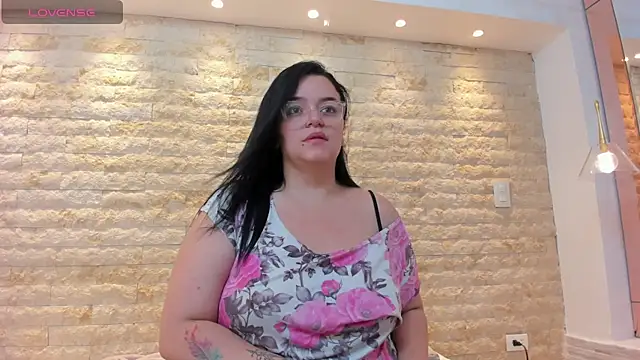 anette cooper online show from November 7, 2025, 3:44 am