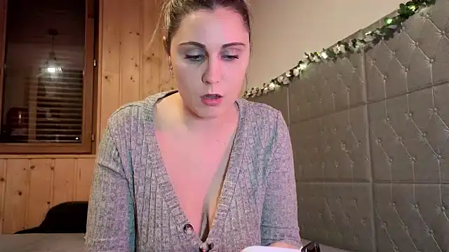 Leanymphoo online show from December 2, 2025, 10:33 pm