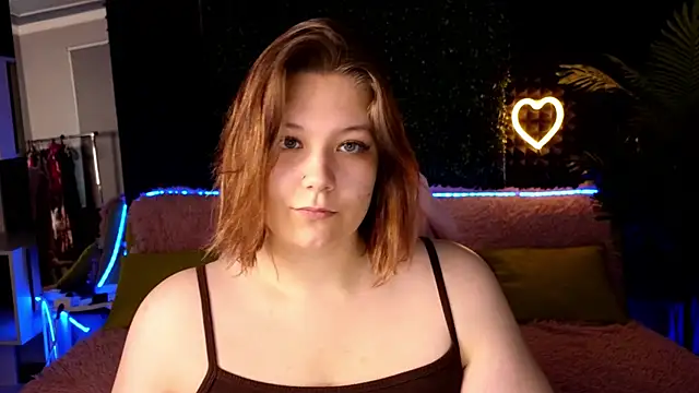 DjennaPalme online show from September 29, 2025, 1:34 am