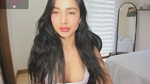 EvaMoet online show from February 25, 2026, 12:49 pm