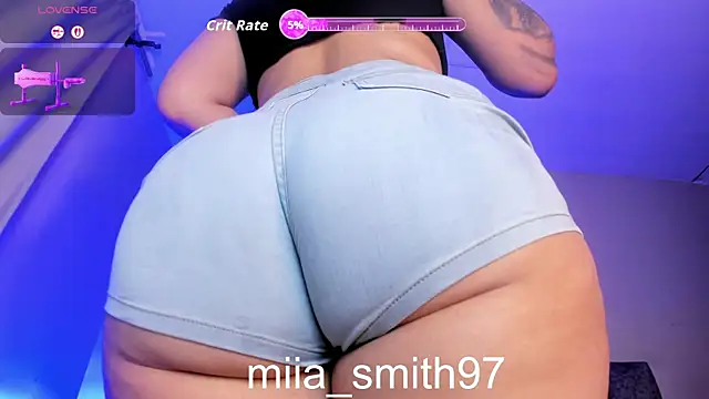 miia-smith97 online show from May 5, 2026, 8:45 pm