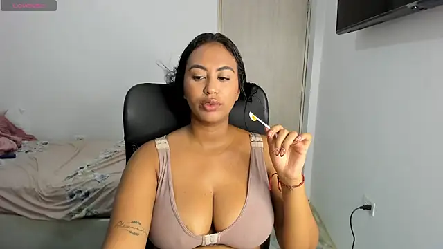 tracycum online show from October 1, 2025, 8:35 pm