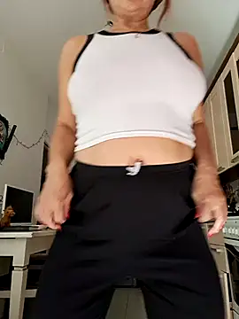 KiraXTender online show from July 22, 2026, 3:30 am