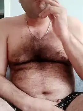 Snapshot of fraud705 chatting on September 29, 2025, 7:04 am fraud705 online show from September 29, 2025, 7:04 am