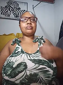 Snapshot of YELLOW_BONE chatting on June 27, 2026, 8:59 pm YELLOW BONE online show from June 27, 2026, 8:59 pm