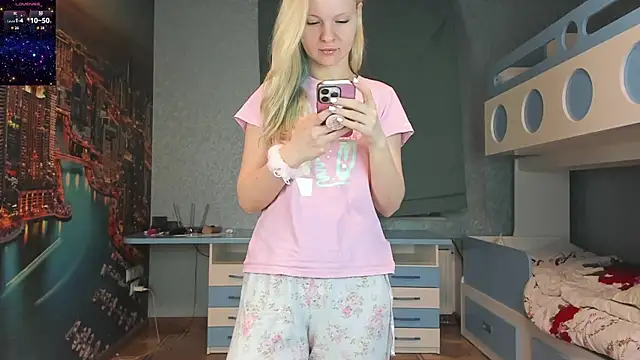 Snapshot of Masha_2002 chatting on May 31, 2026, 7:36 pm Masha 2002 online show from May 31, 2026, 7:36 pm