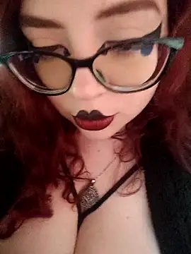 alicce moon  online show from May 7, 2026, 9:40 pm