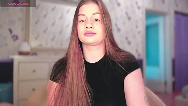 JuicyHelenX online show from October 5, 2025, 1:24 pm