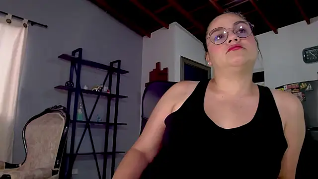 maela1 online show from September 25, 2025, 9:54 pm