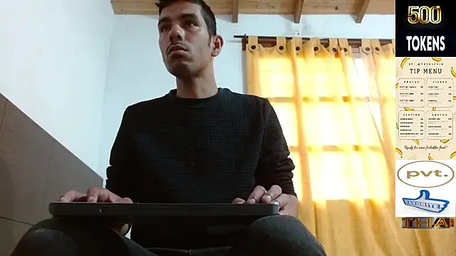 JohanyLatino online show from April 24, 2026, 9:06 pm