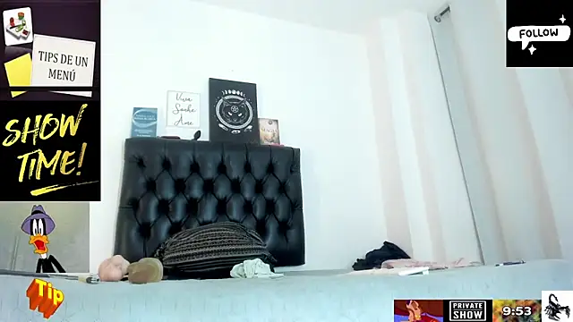 JohanyLatino online show from March 8, 2025, 3:24 pm