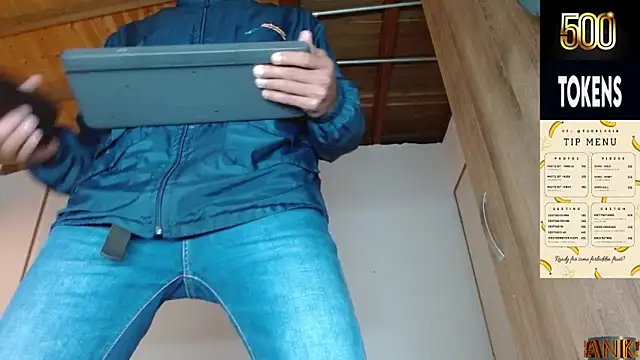 JohanyLatino online show from April 14, 2026, 6:57 pm