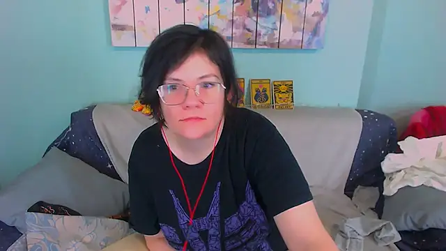 EverlyRays online show from February 15, 2026, 5:41 am