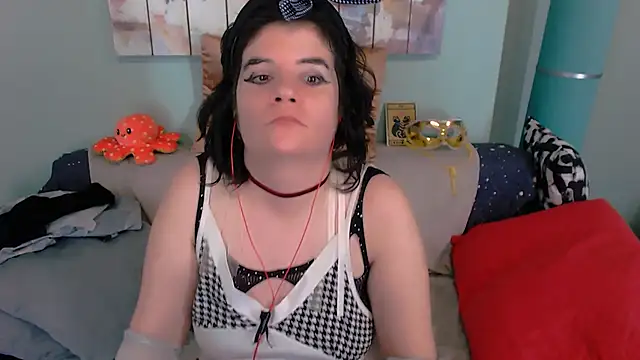 EverlyRays online show from October 26, 2025, 9:26 pm