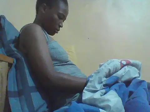 Smillie prety online show from May 25, 2026, 4:23 am