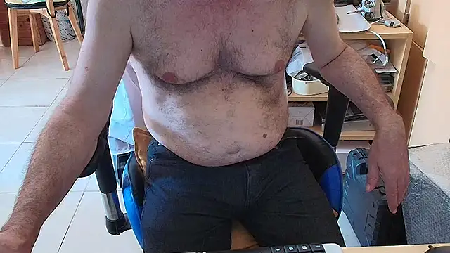 angelgarcia269 online show from February 11, 2026, 12:05 pm