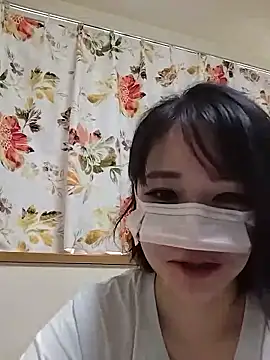 liliyRiSAcha-n online show from July 24, 2026, 6:42 am