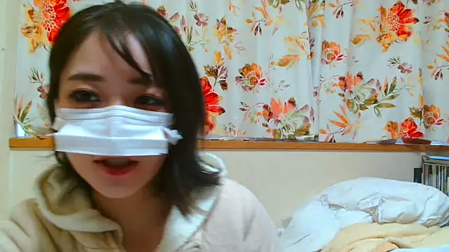 liliyRiSAcha-n online show from February 6, 2026, 6:42 am