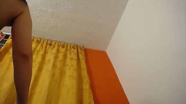 lady hot2xx online show from November 24, 2025, 9:53 am