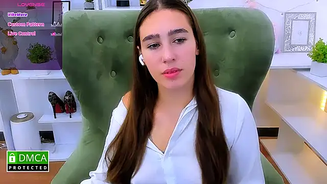  Eliizabeth  online show from October 1, 2025, 8:24 pm