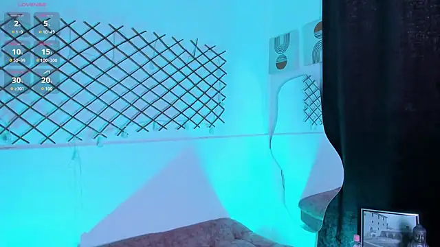 Snapshot of emma_woods_ chatting on February 4, 2025, 12:44 pm emma woods online show from February 4, 2025, 12:44 pm