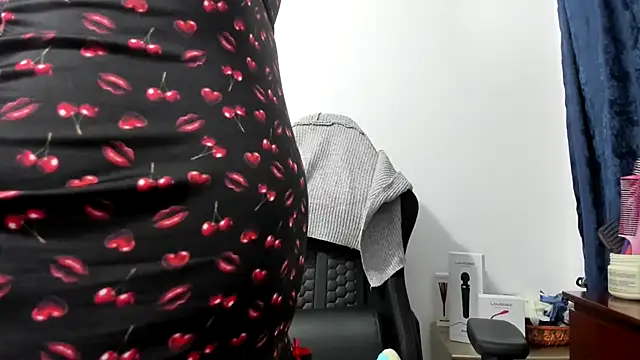 Chloemiller89 online show from October 6, 2025, 9:26 pm