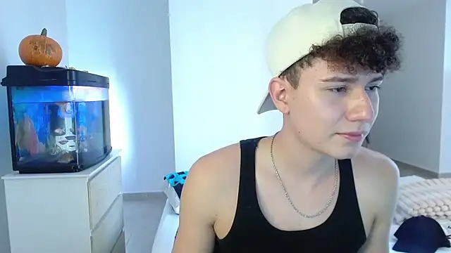 adrian morelly online show from October 28, 2025, 8:08 pm